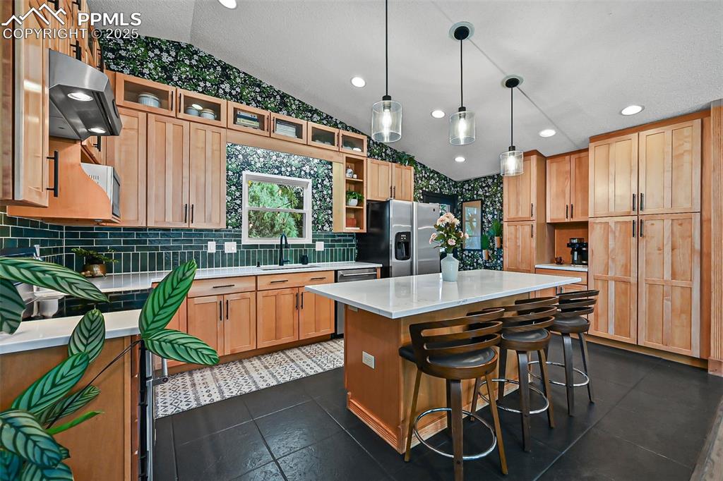 Image 7 of 36: Kitchen