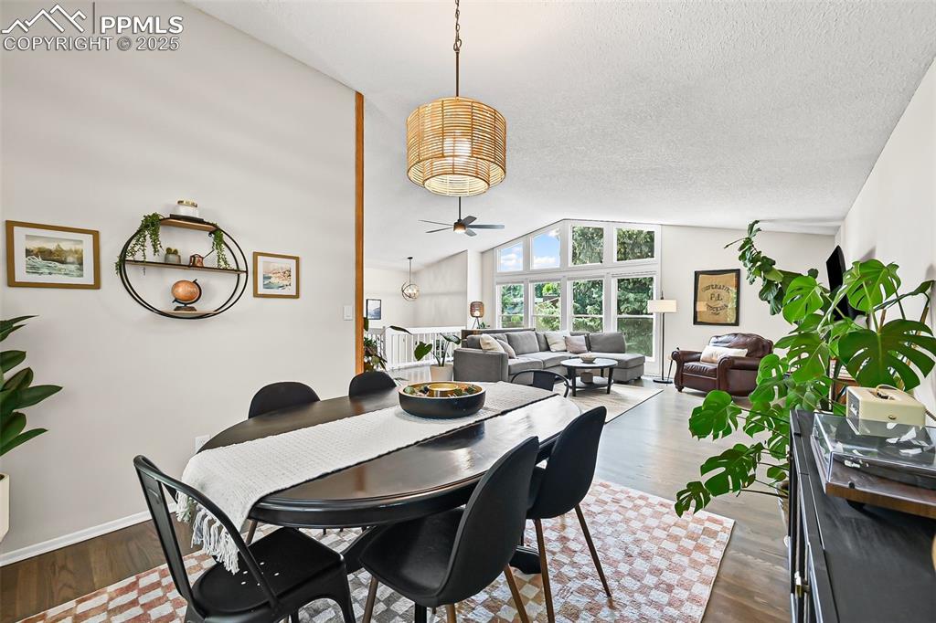 Image 9 of 36: Dining Area