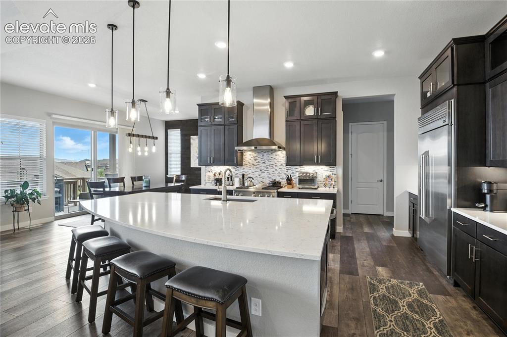 Image 14 of 47: Kitchen