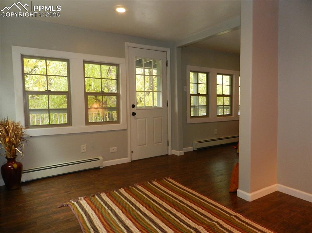 Image 12 of 24: Entry