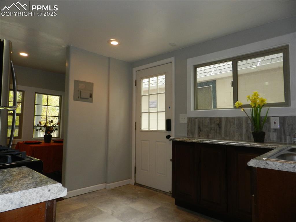 Image 7 of 24: Entry