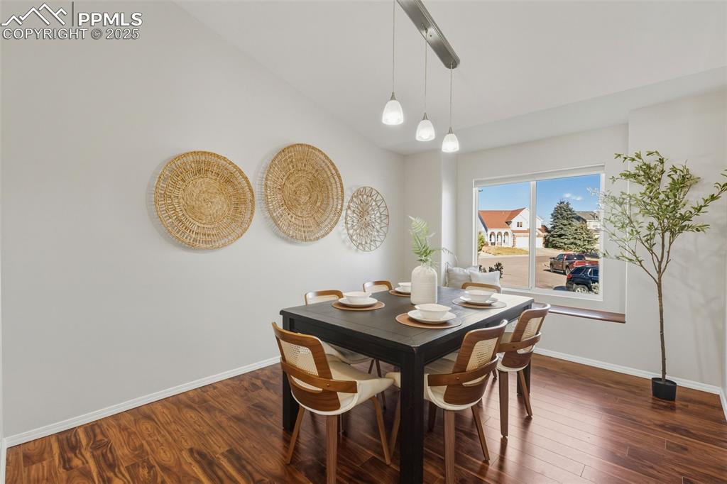 Image 8 of 39: Dining Area