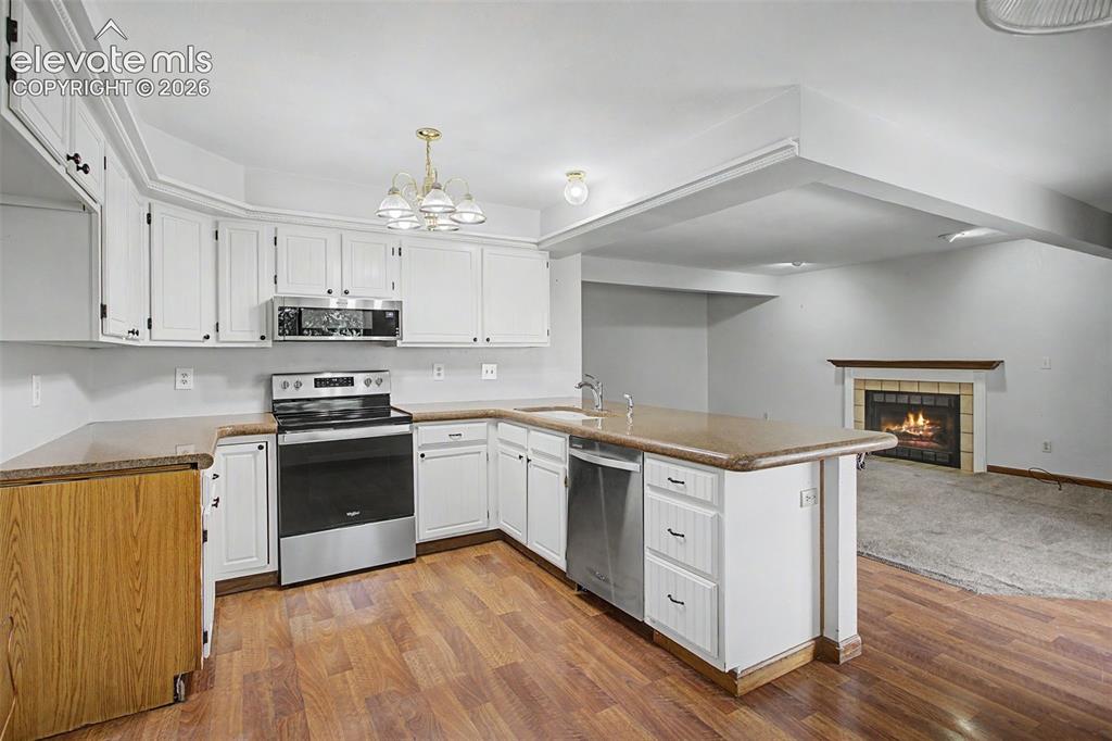 Image 9 of 38: Kitchen