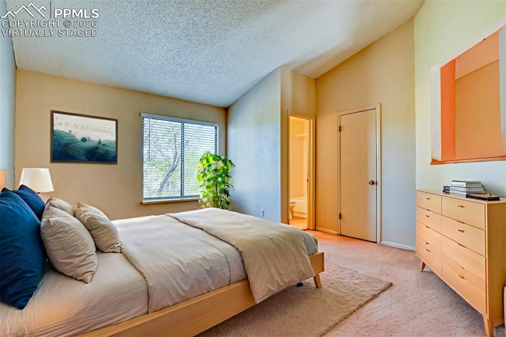 Image 17 of 32: Virtually Staged