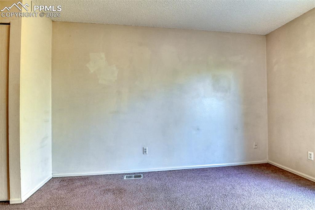 Image 25 of 32: Main Level