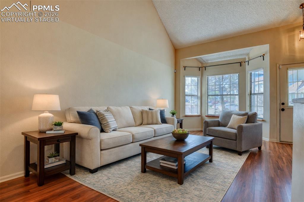 Image 8 of 32: Virtually Staged