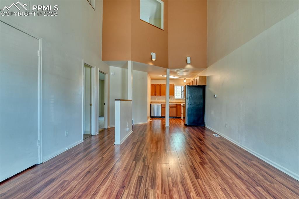 Image 9 of 32: Living Room