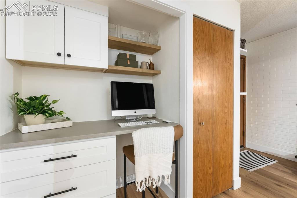 Image 18 of 39: Office