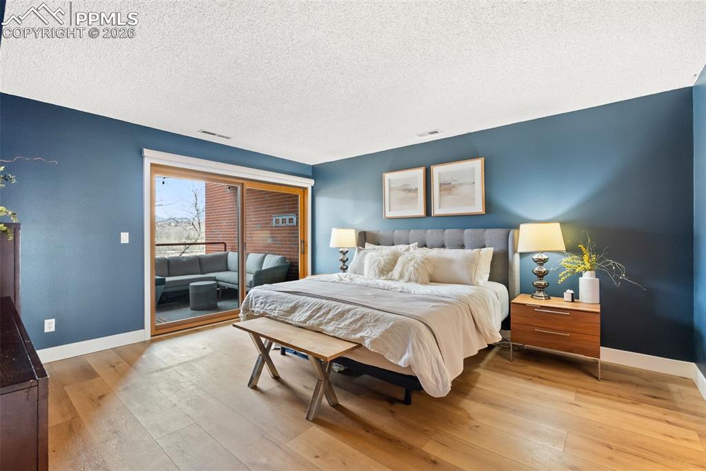 Image 21 of 39: Bedroom