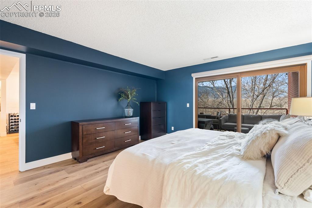 Image 22 of 39: Bedroom