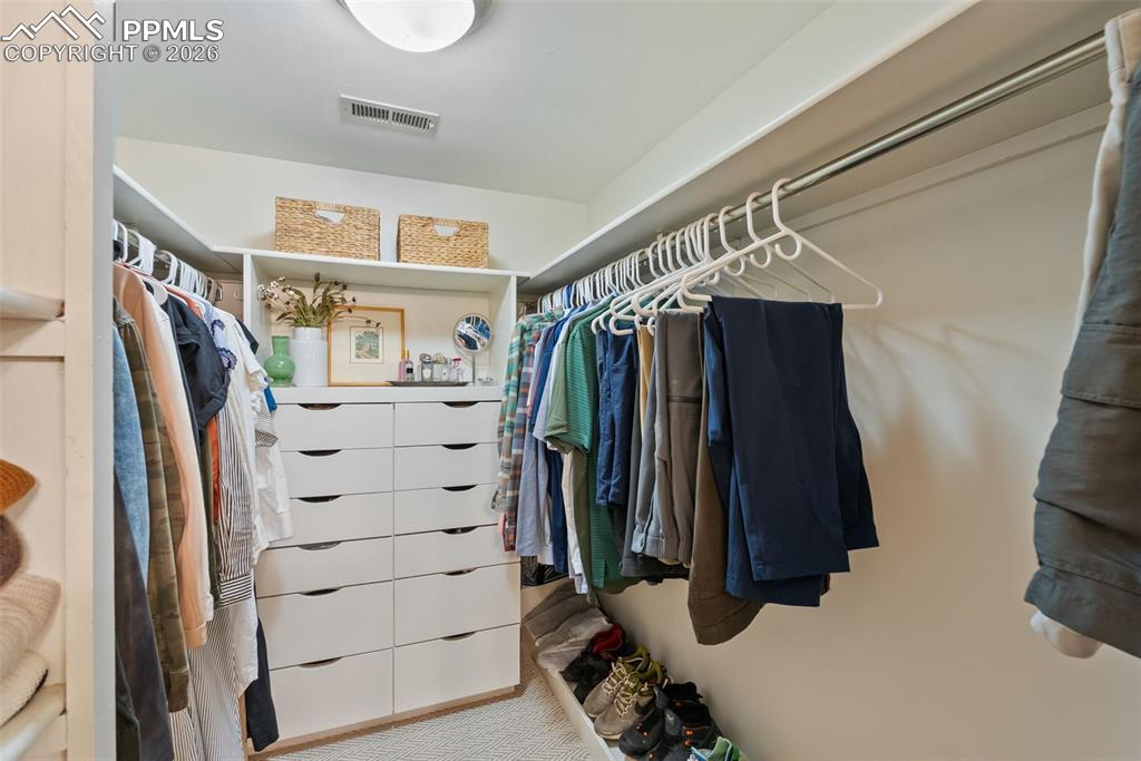 Image 24 of 39: Closet