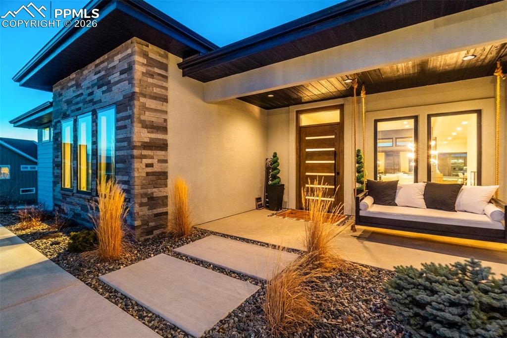 Image 2 of 50: Entry