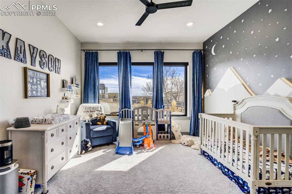 Image 22 of 50: Bedroom