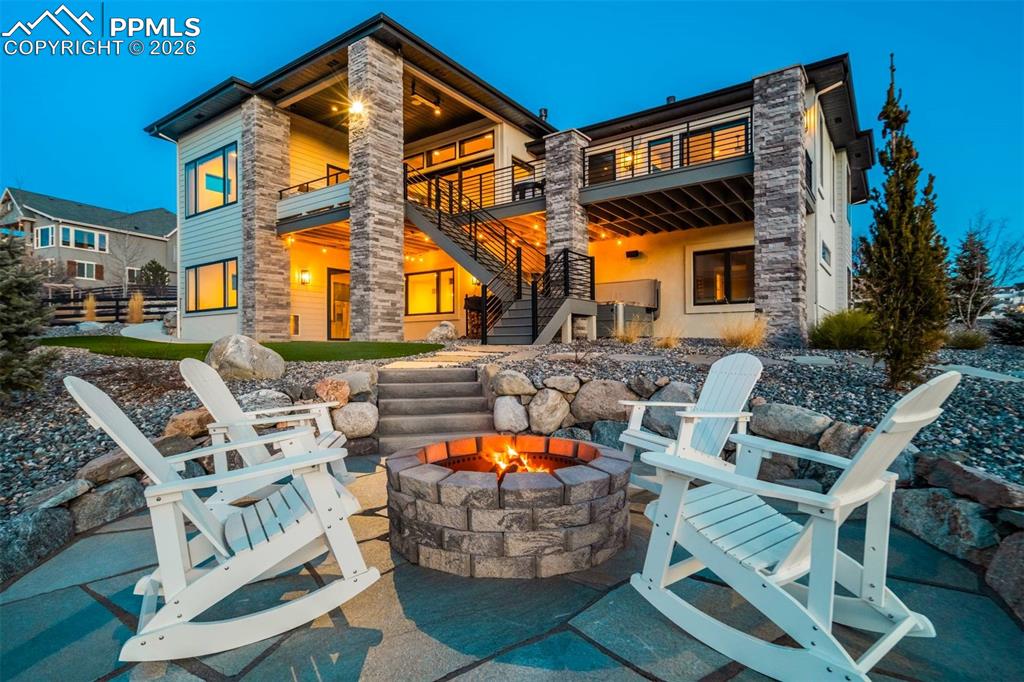 Image 3 of 50: Back of Structure