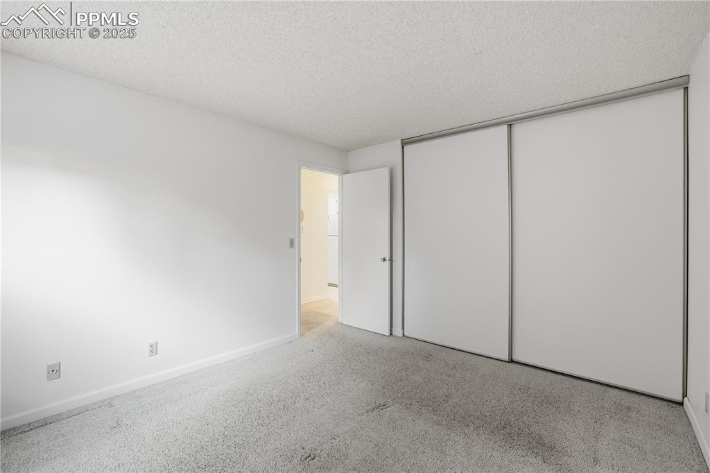 Image 15 of 26: Bedroom