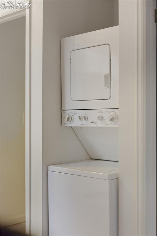 Image 21 of 26: Laundry