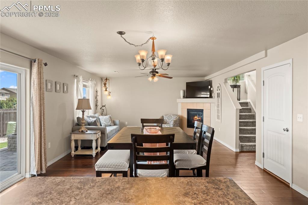 Image 8 of 32: Dining Area