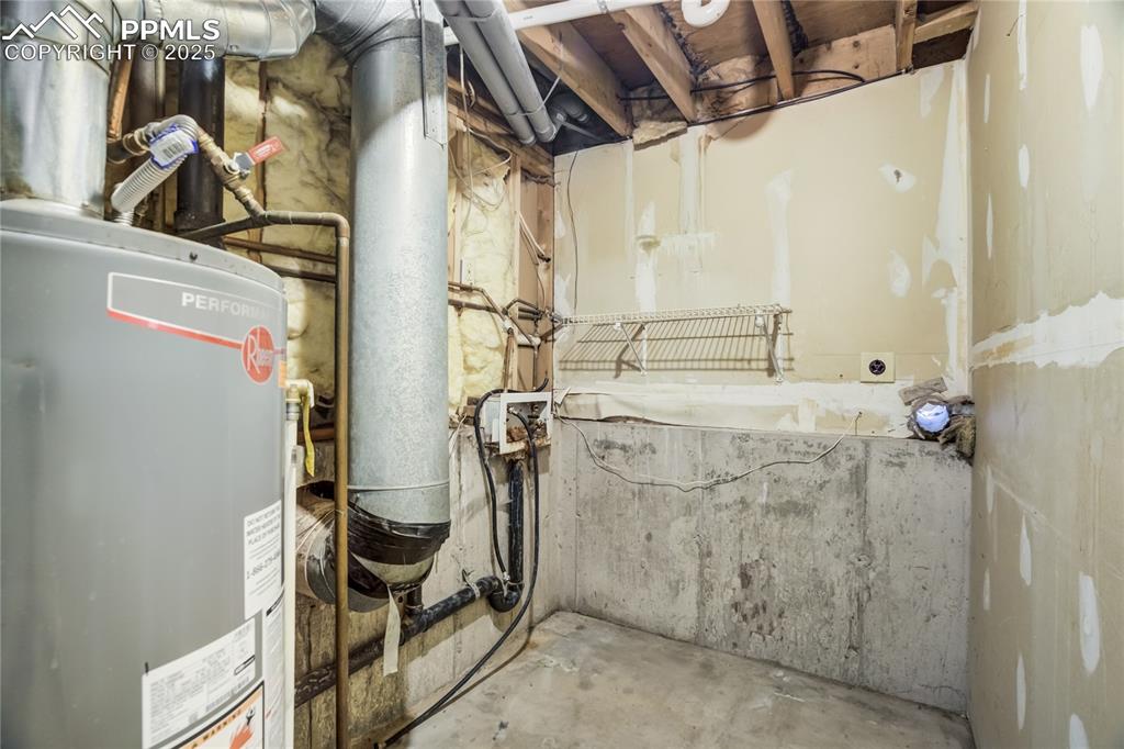 Image 20 of 24: Utilities with water heater