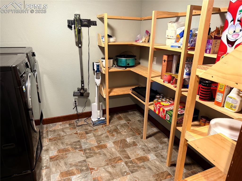 Image 9 of 50: Pantry