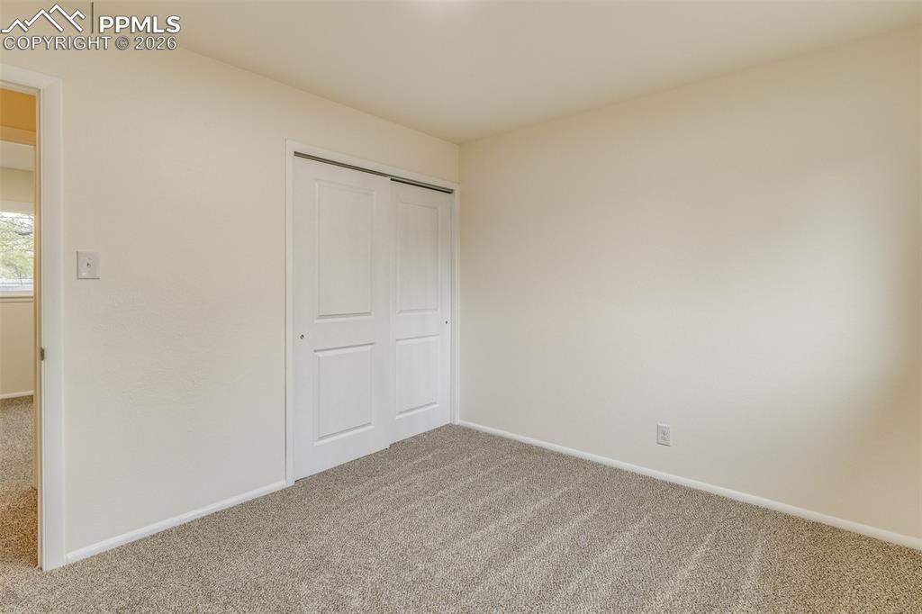 Image 12 of 24: Bedroom