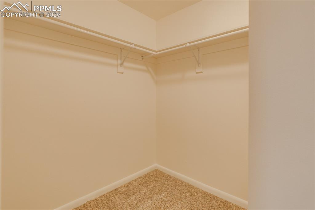 Image 20 of 24: Closet