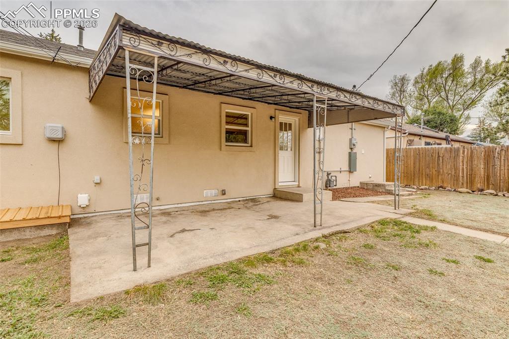 Image 24 of 24: Back of Structure