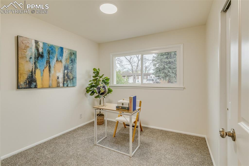 Image 9 of 24: Office