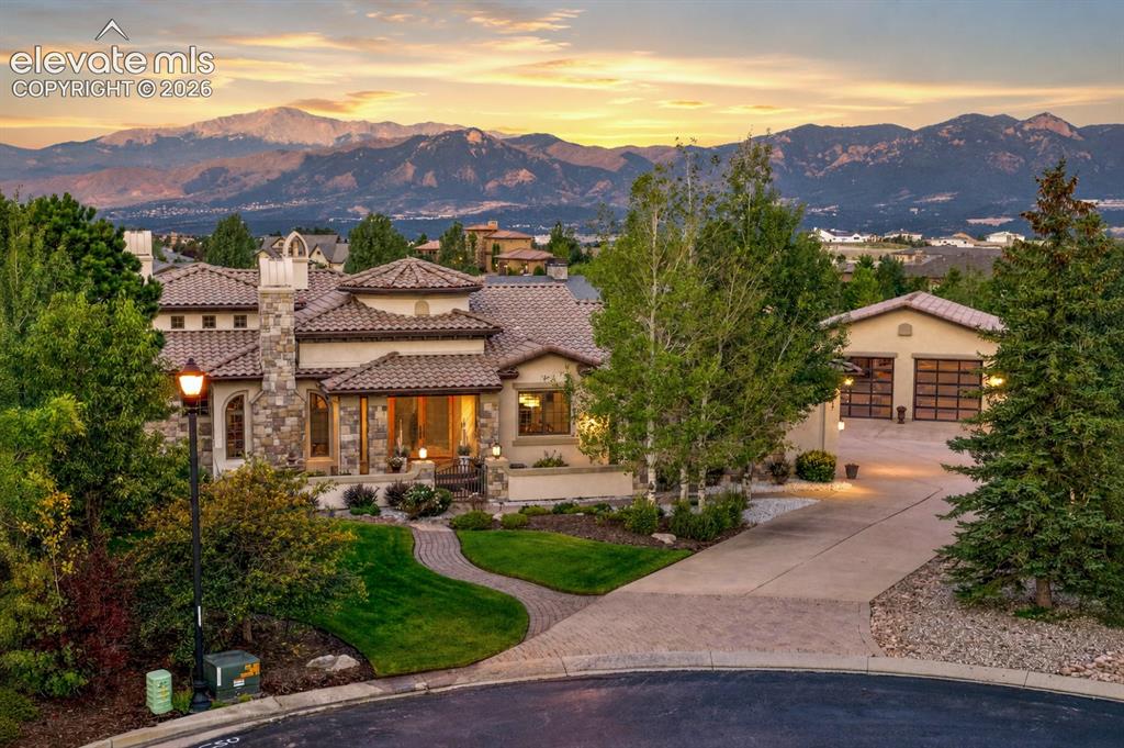 Caption: Stunning Exterior