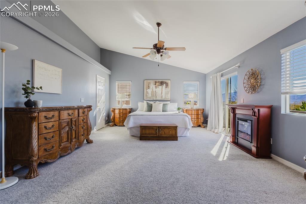 Image 15 of 50: Bedroom