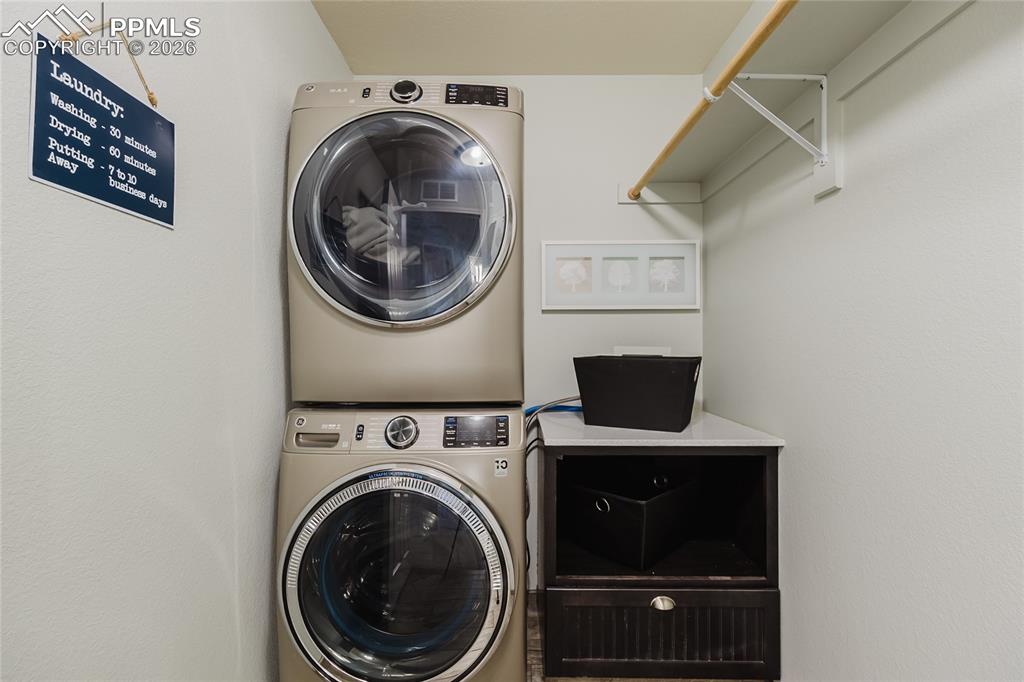 Image 34 of 50: Laundry