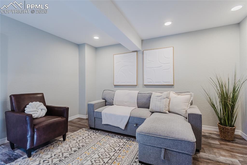 Image 39 of 50: Sitting Room