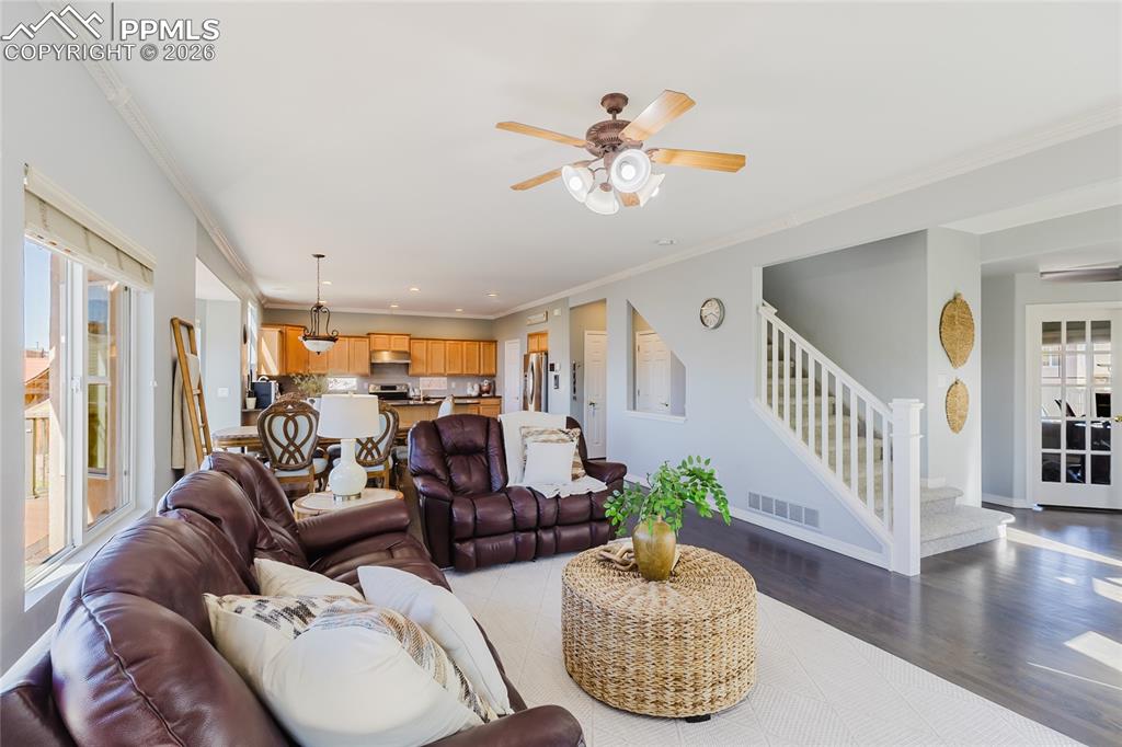 Image 9 of 50: Living Room