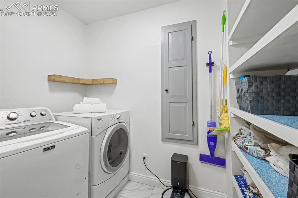 Image 22 of 32: Laundry