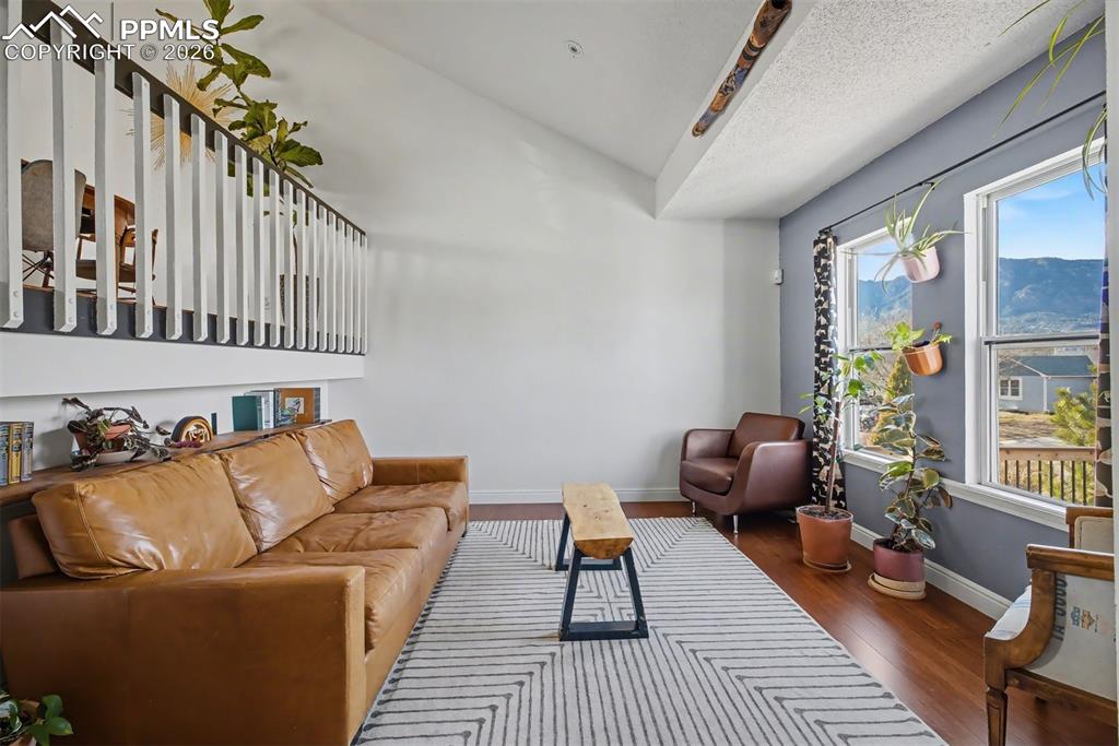 Image 4 of 32: Living Room