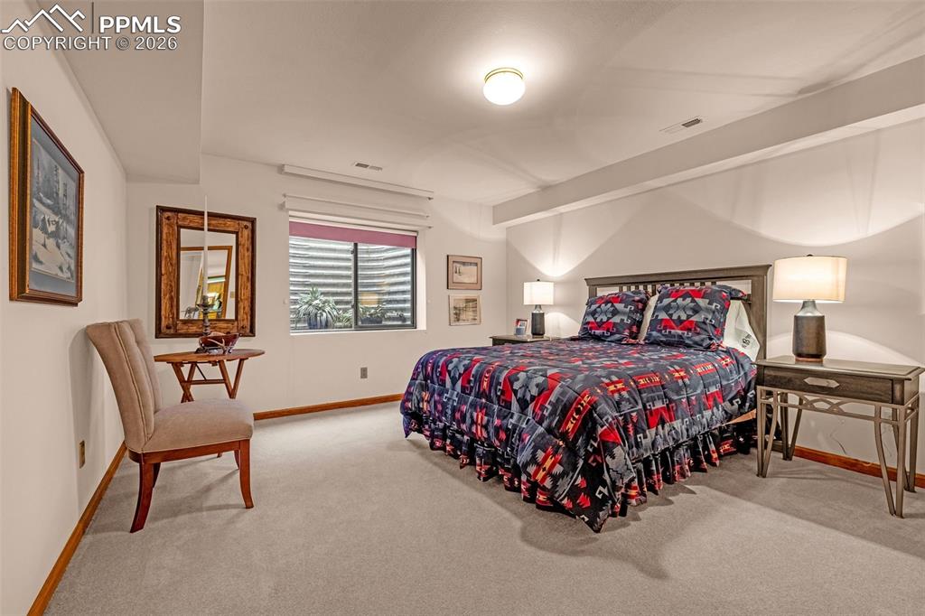 Image 23 of 40: Bedroom