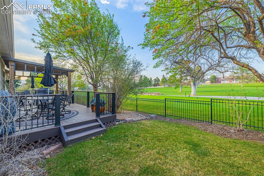 Image 25 of 40: Located on the 16th Tee Box