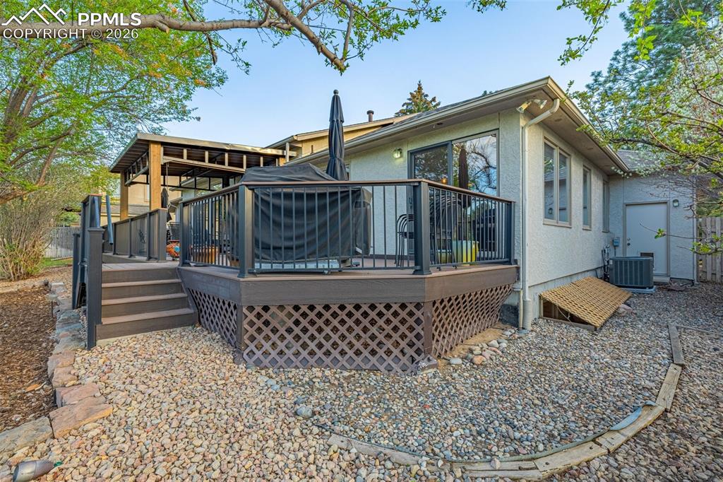 Image 29 of 40: Back of Structure