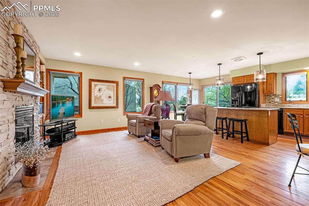 Image 9 of 40: Living Room