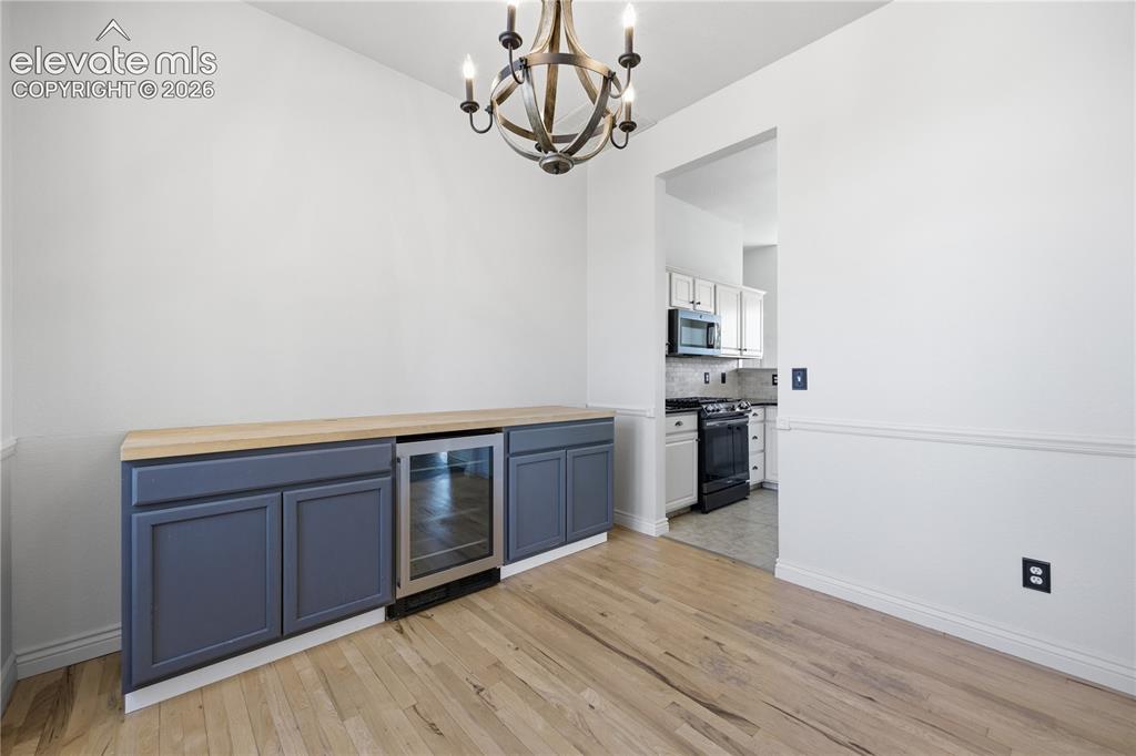 Image 11 of 50: Living Room
