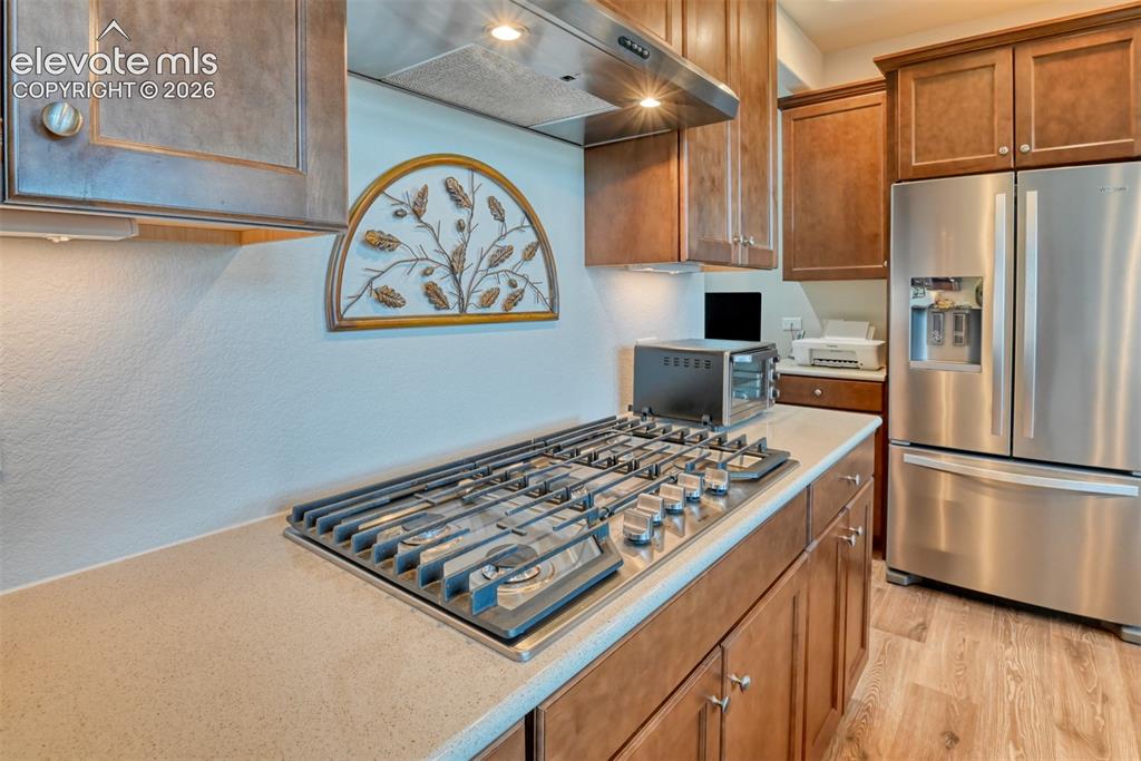 Image 10 of 46: Gas Stove in Kitchen