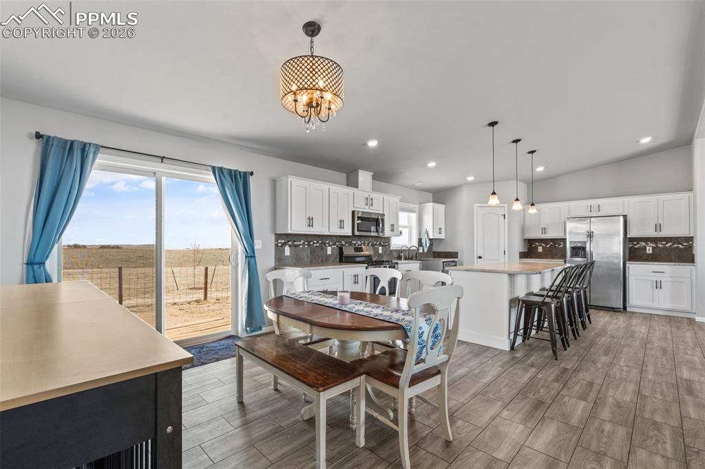 Image 10 of 44: Dining Area