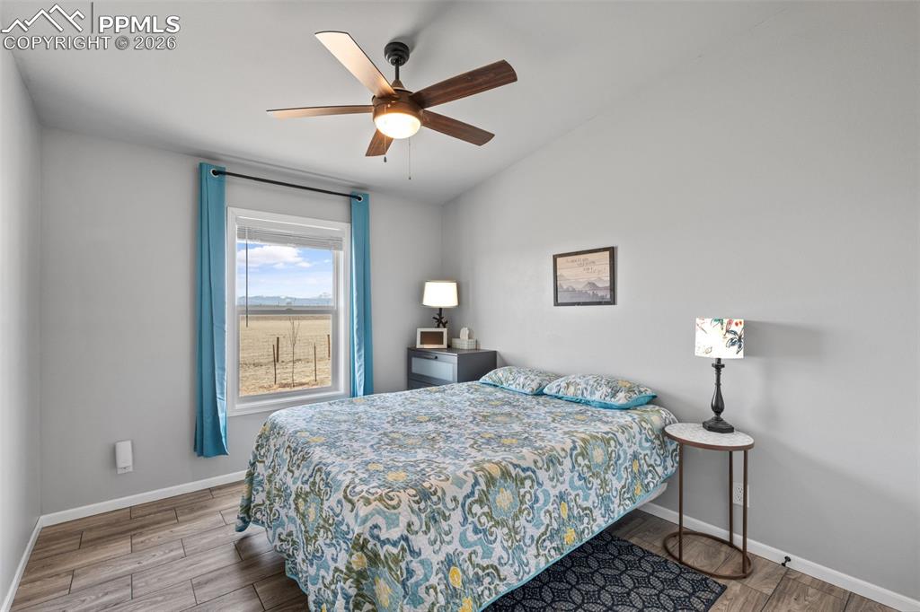 Image 25 of 44: Bedroom