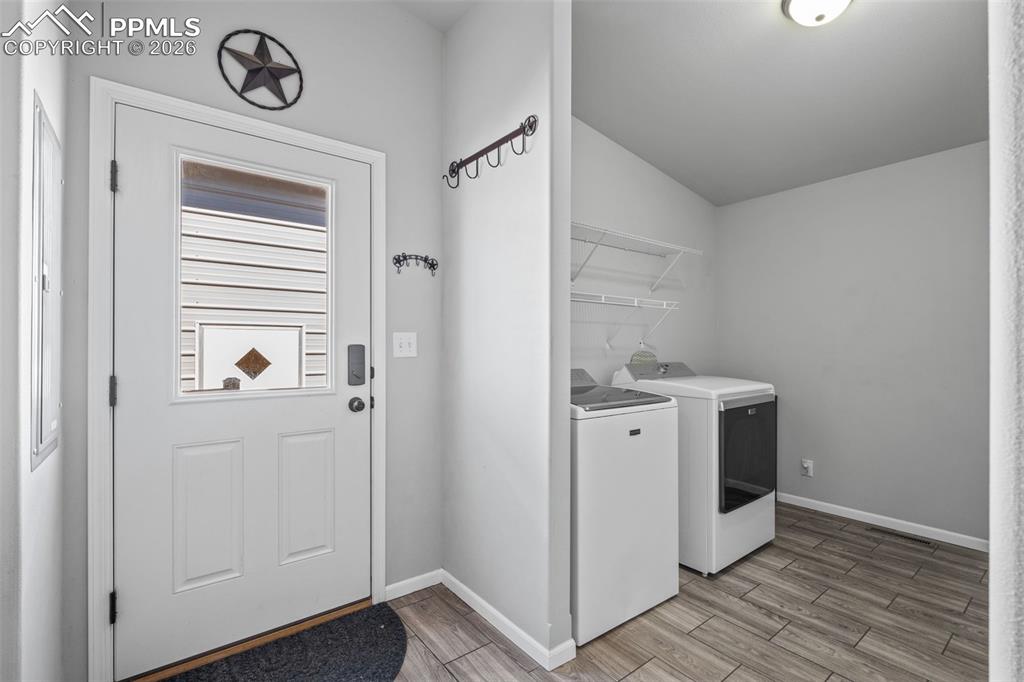 Image 27 of 44: Laundry