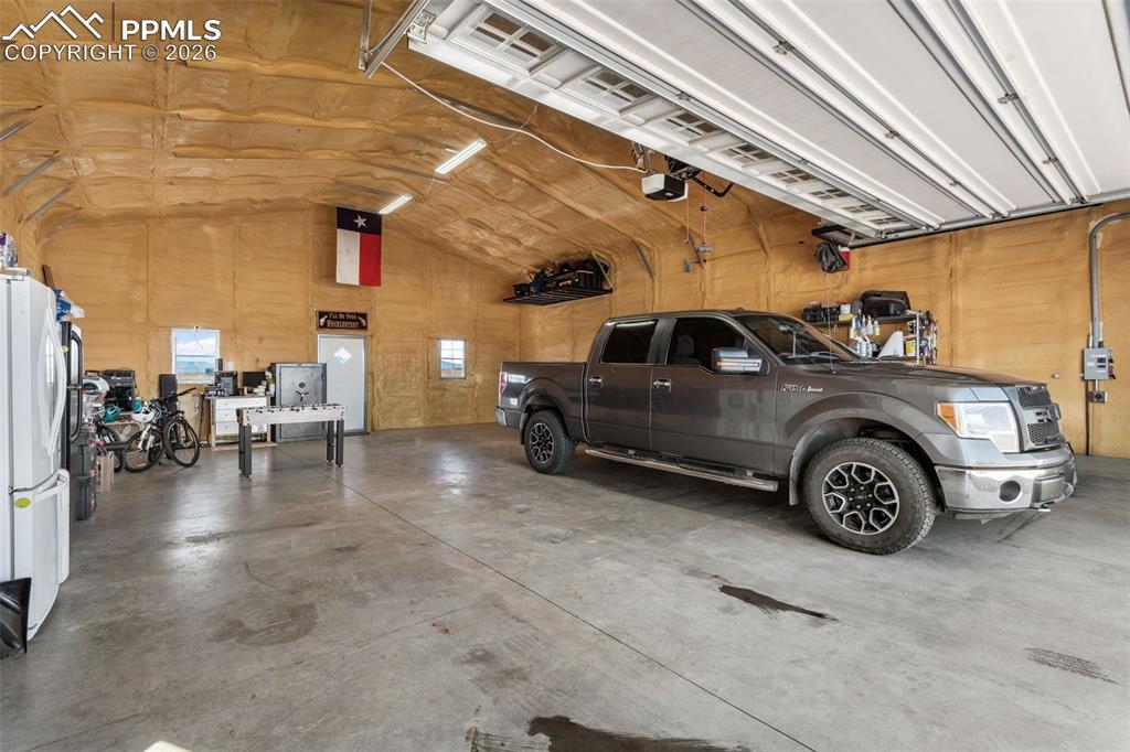 Image 30 of 44: Garage