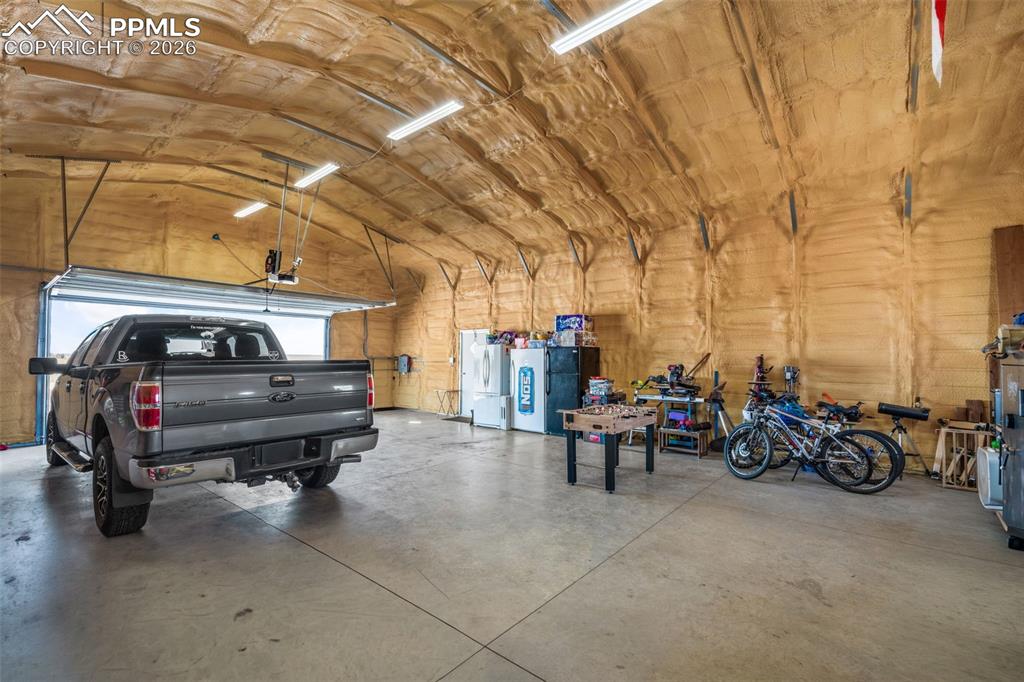 Image 31 of 44: Garage