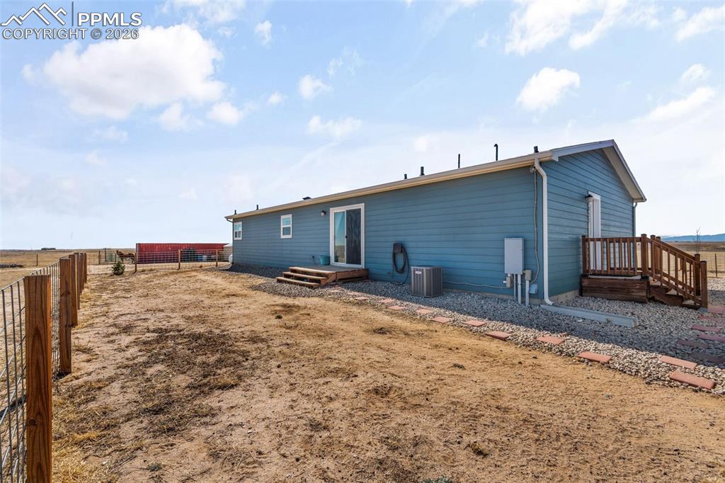 Image 33 of 44: Back of Structure