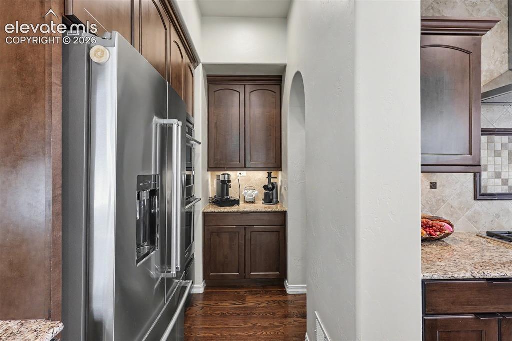 Image 10 of 44: Kitchen
