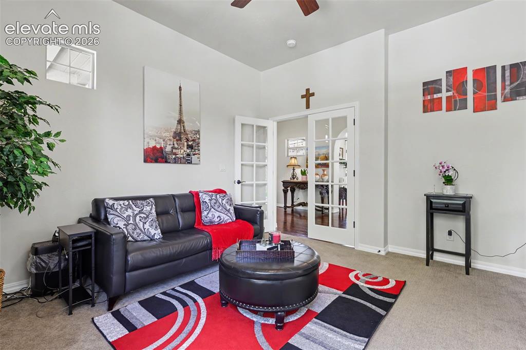 Image 16 of 44: Living Room