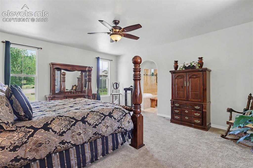 Image 18 of 44: Bedroom