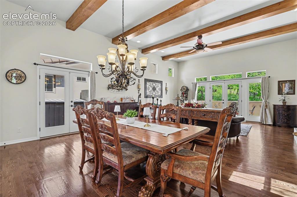 Image 7 of 44: Dining Area